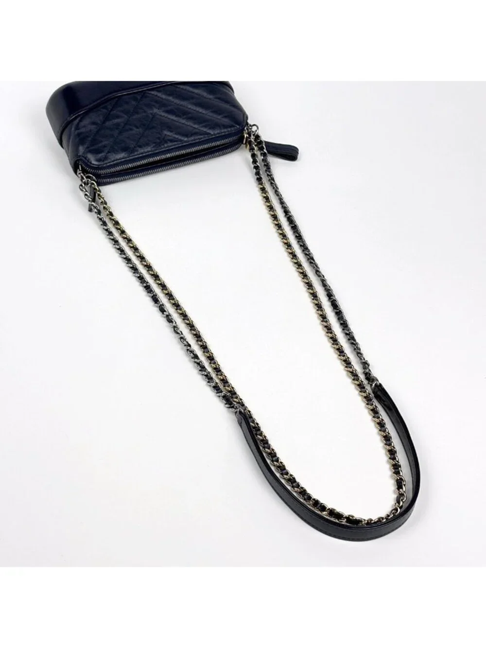 Chanel Shoulder Bag Gabrielle de Chanel Chain Clutch CC Logo V-stitch Leather